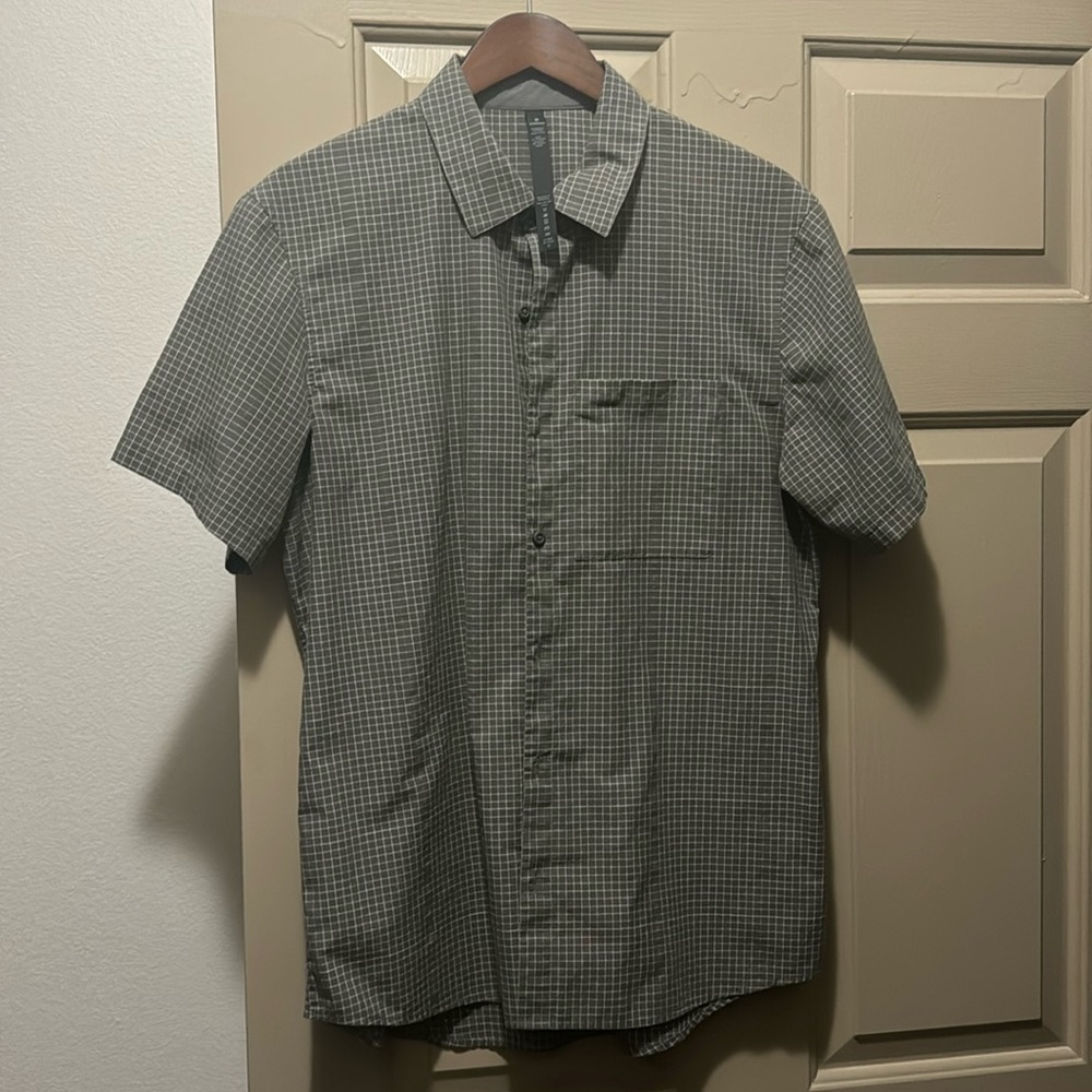 Lululemon Short Sleeve Button Up